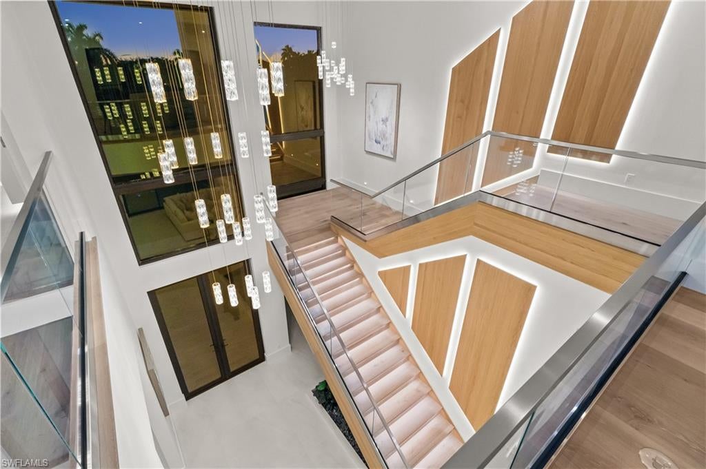 MARCO BEACH - Residential