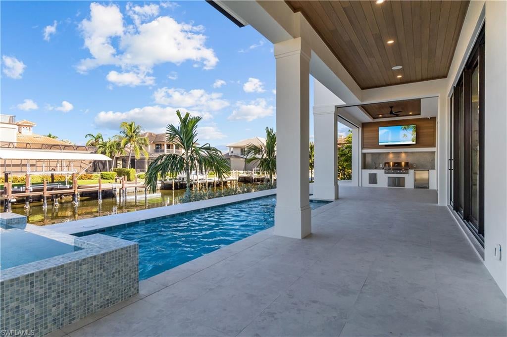 MARCO BEACH - Residential