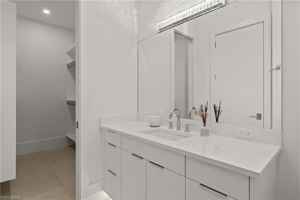 MARCO BEACH - Residential