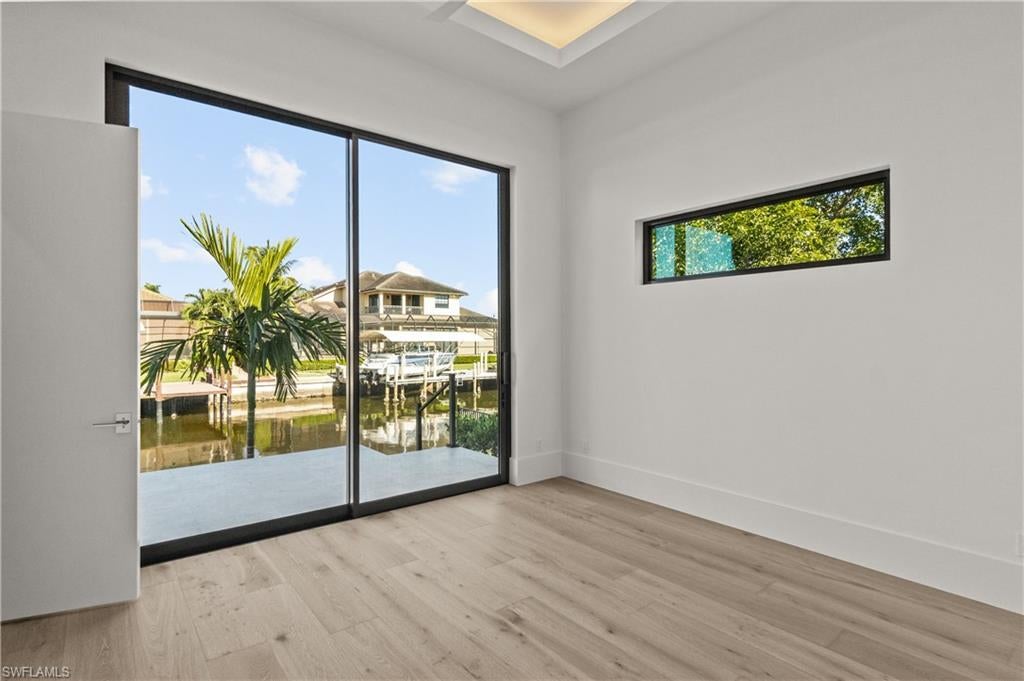 MARCO BEACH - Residential