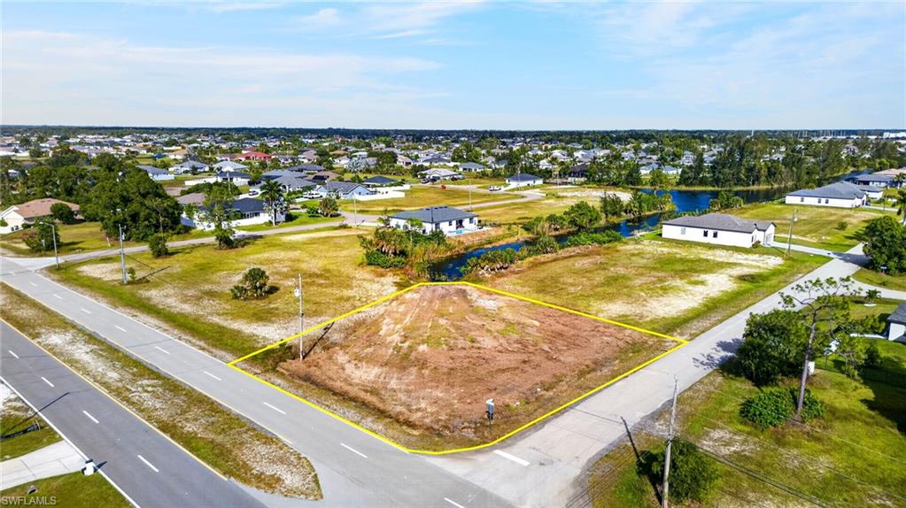 CAPE CORAL - Land