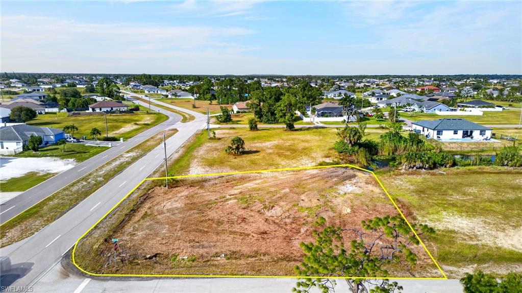 CAPE CORAL - Land