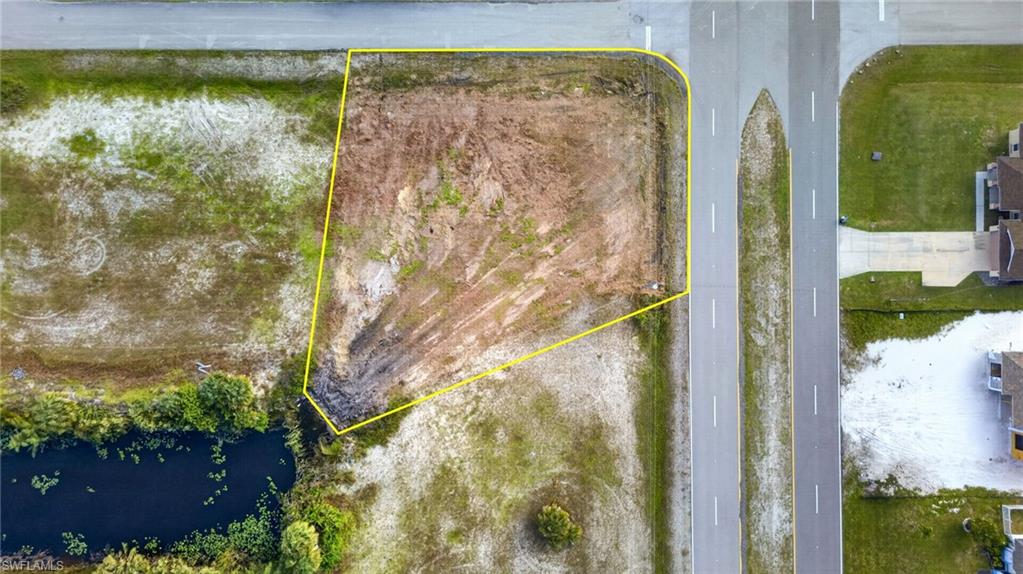 CAPE CORAL - Land