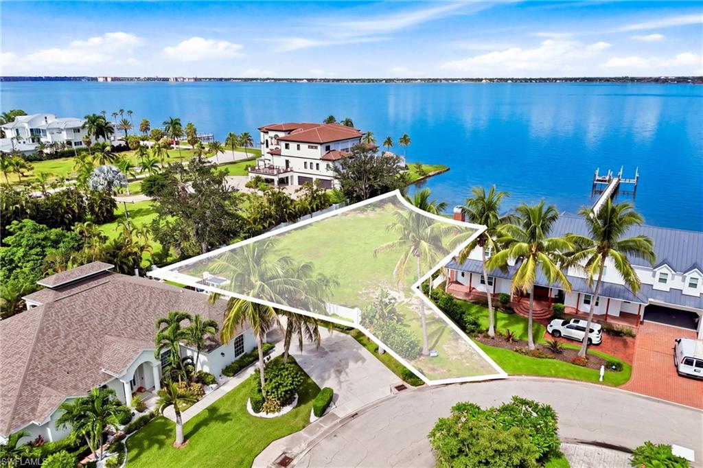 FORT MYERS - Land