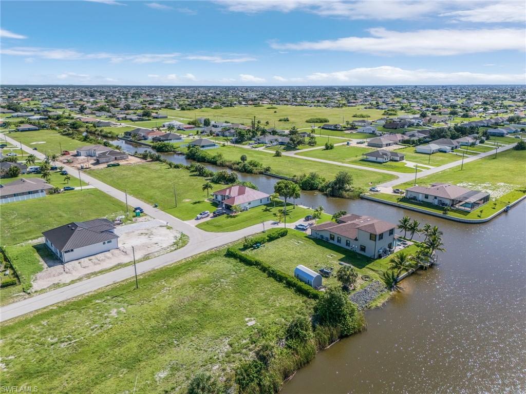 CAPE CORAL - Land