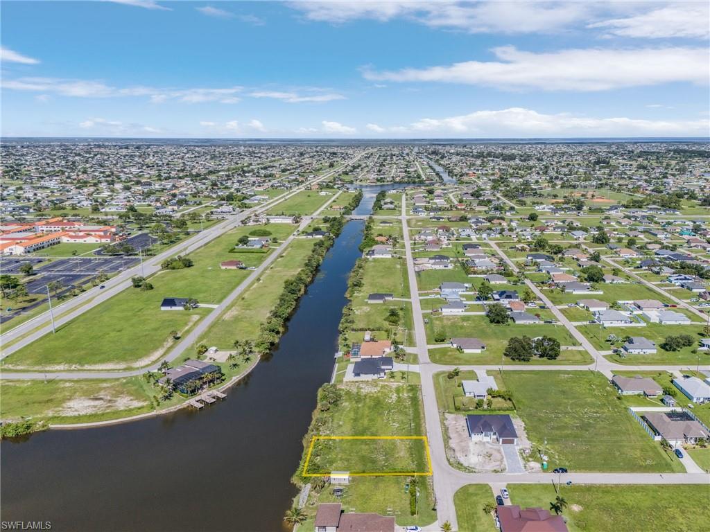 CAPE CORAL - Land