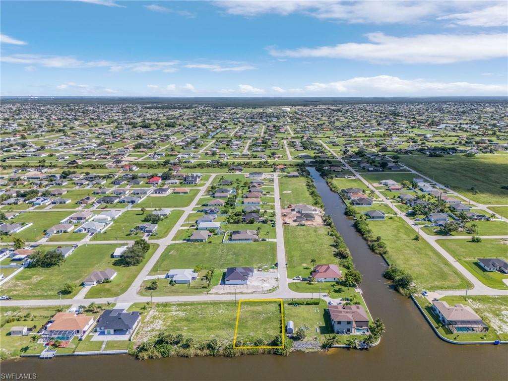 CAPE CORAL - Land