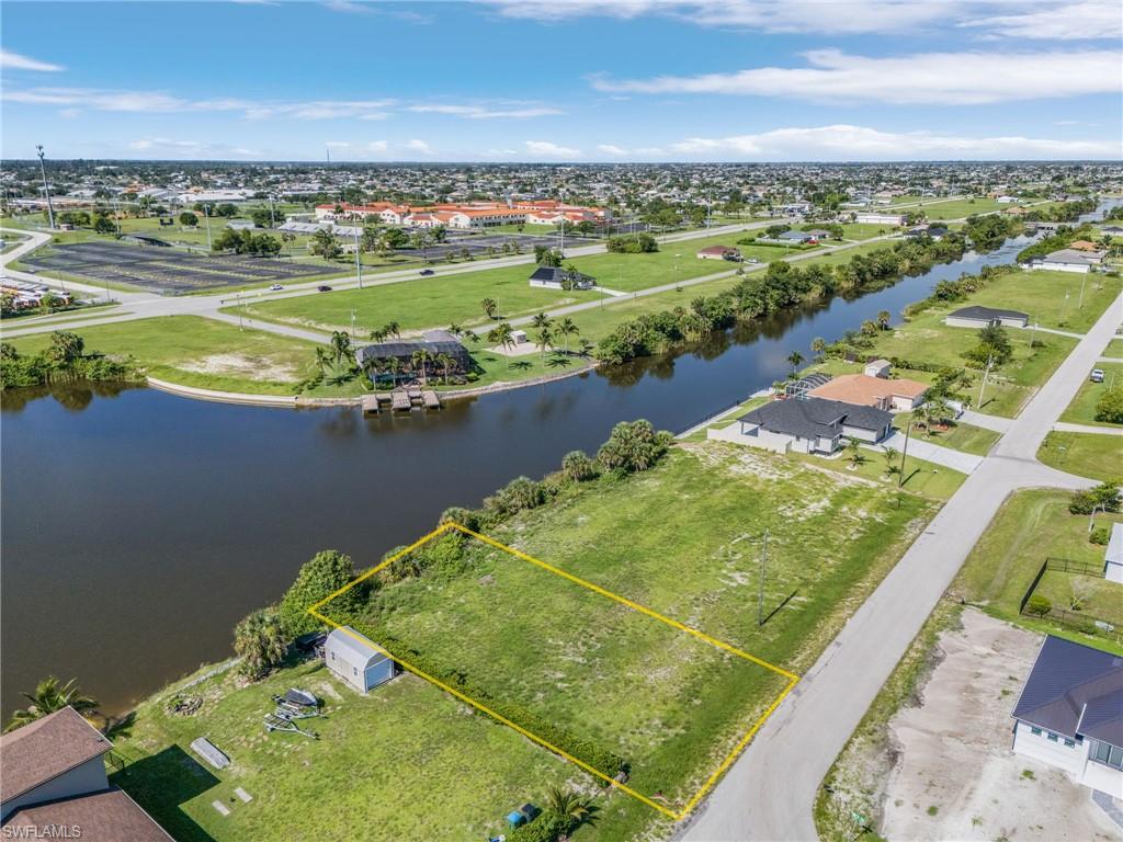 CAPE CORAL - Land