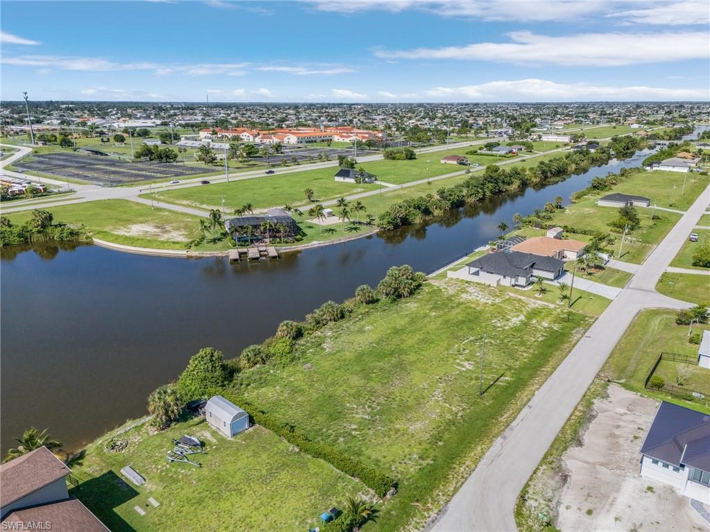 CAPE CORAL - Land