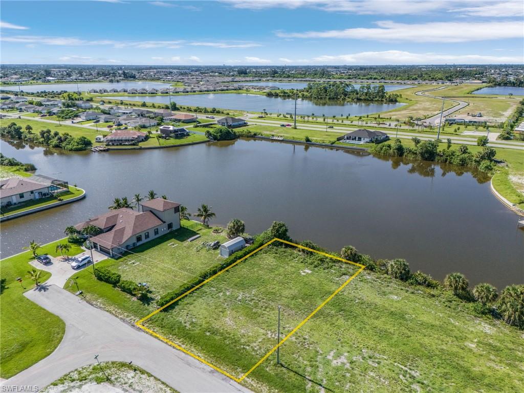 CAPE CORAL - Land