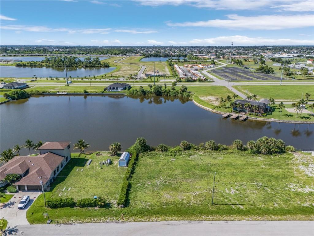 CAPE CORAL - Land