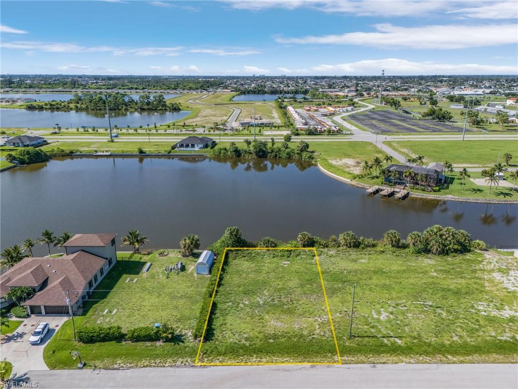 CAPE CORAL - Land