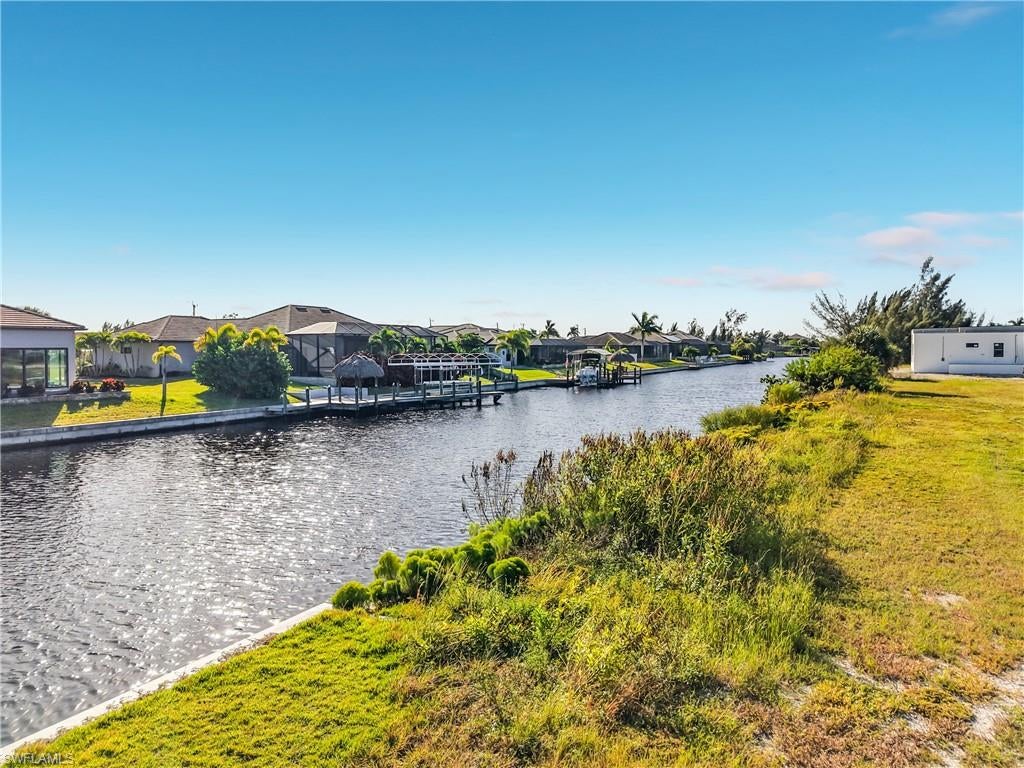 CAPE CORAL - Land