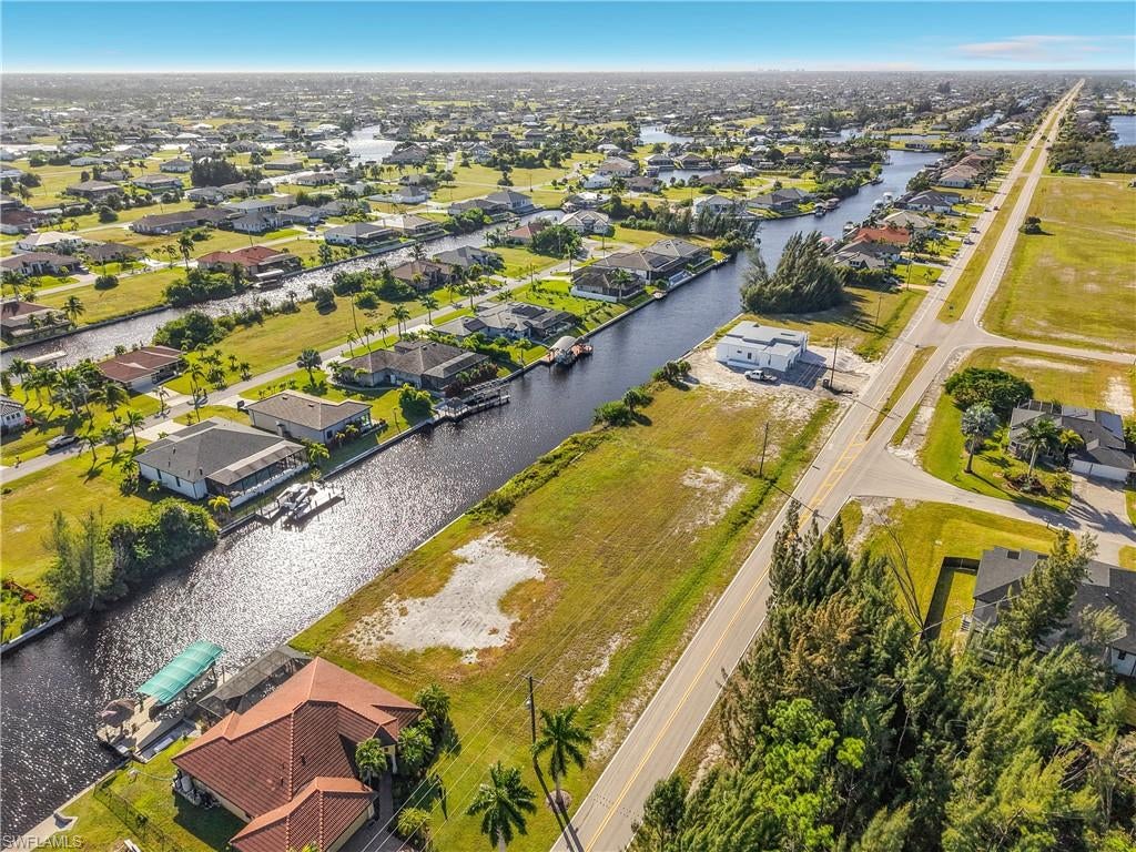 CAPE CORAL - Land