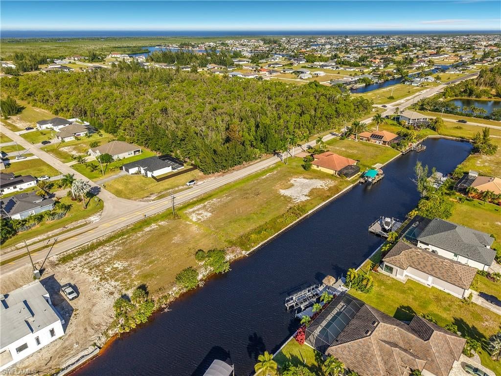 CAPE CORAL - Land