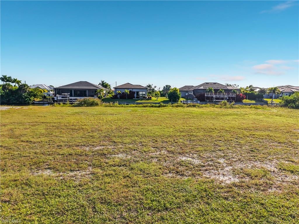 CAPE CORAL - Land