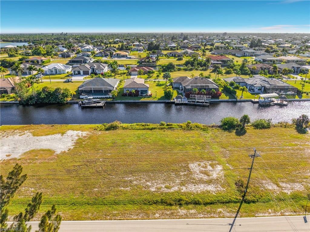 CAPE CORAL - Land