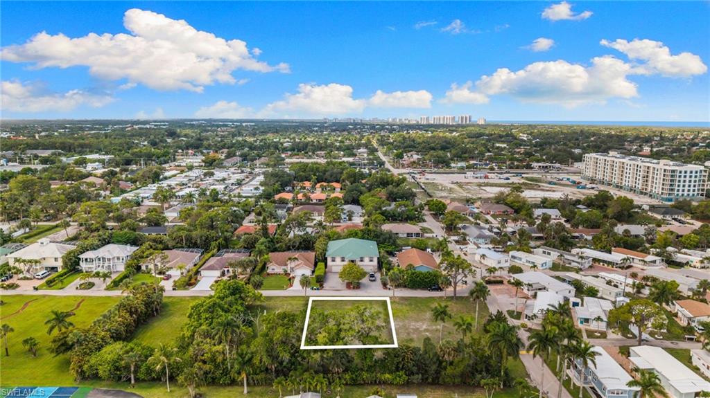 Excellent building sight for single family or duplex, close to all the great things about SWFL, beaches, dining, shopping and more!