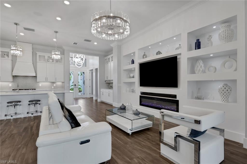 CORKSCREW ESTATES - Residential