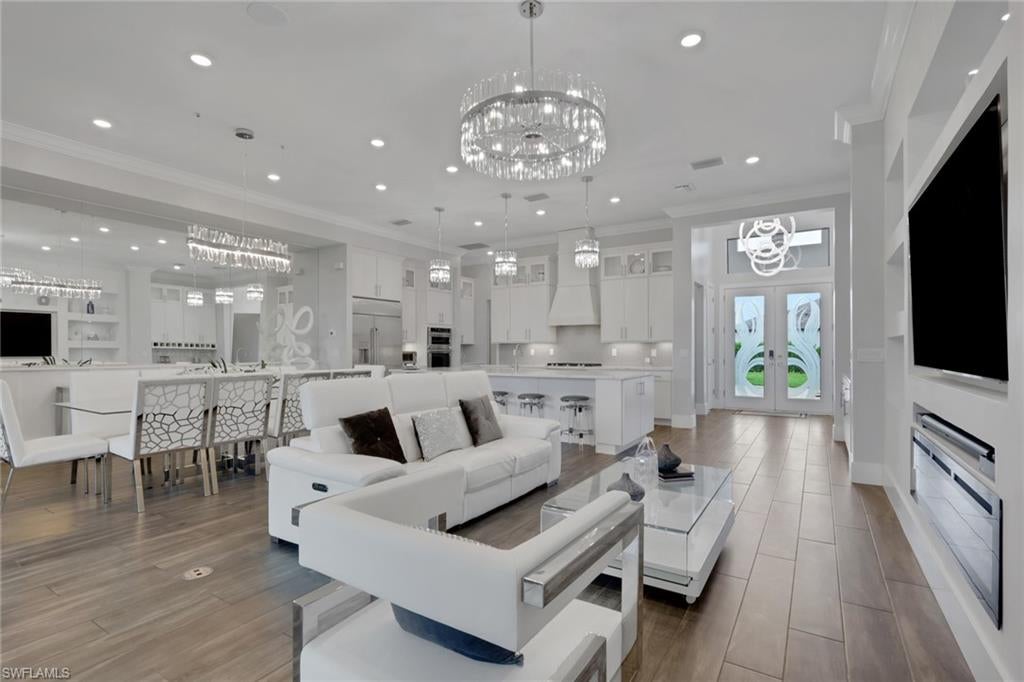 CORKSCREW ESTATES - Residential