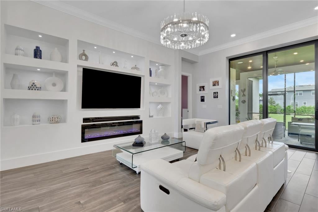 CORKSCREW ESTATES - Residential