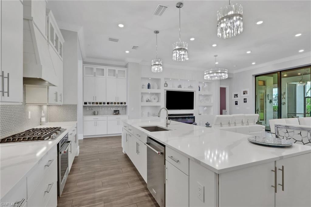 CORKSCREW ESTATES - Residential