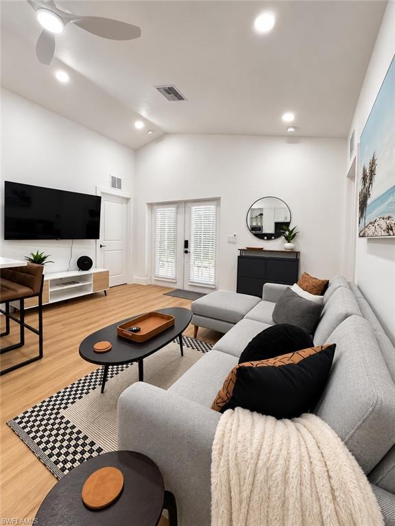 COUNTRY OAKS - Residential