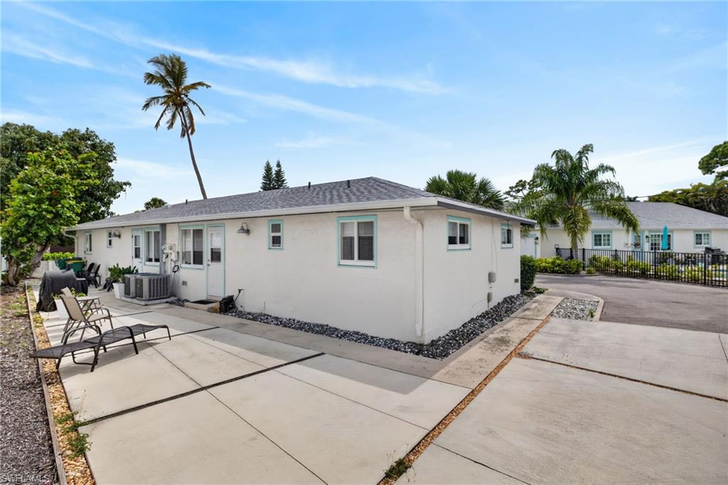 NAPLES PARK - Residential Income