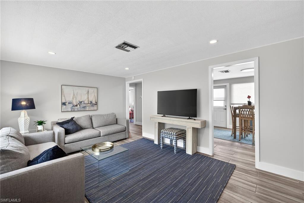NAPLES PARK - Residential Income