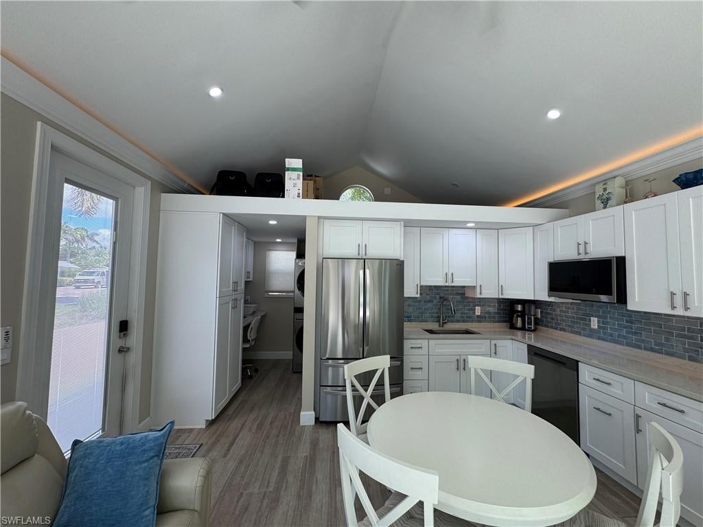 RIVERBEND MOTORCOACH RESORT - Land