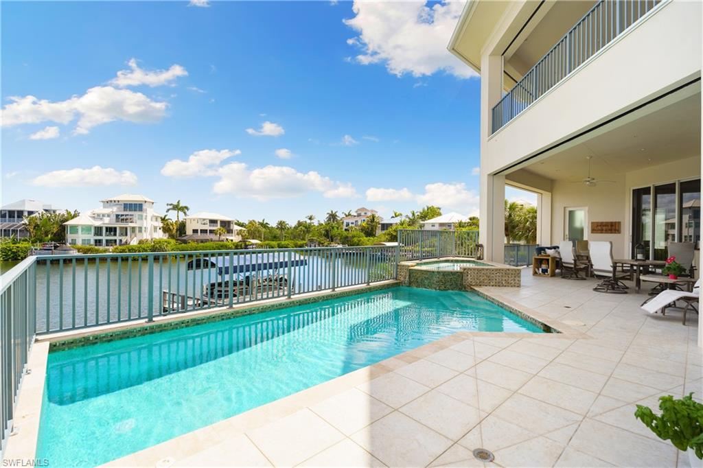 BAREFOOT BEACH - Residential