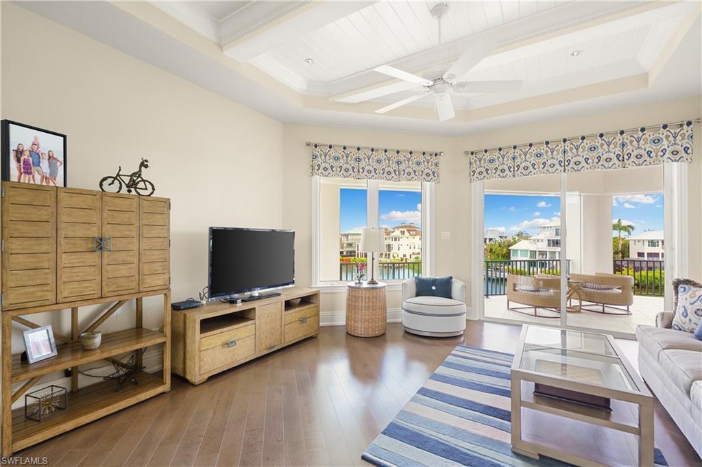 BAREFOOT BEACH - Residential