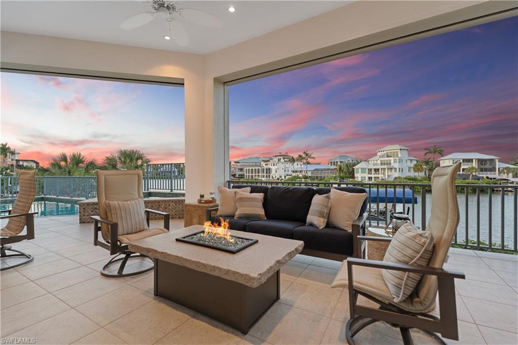 BAREFOOT BEACH - Residential