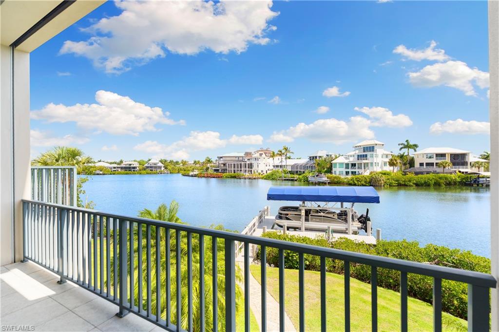 BAREFOOT BEACH - Residential