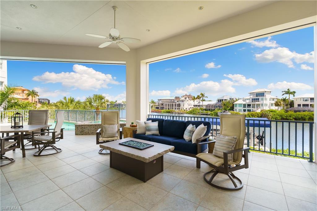 BAREFOOT BEACH - Residential
