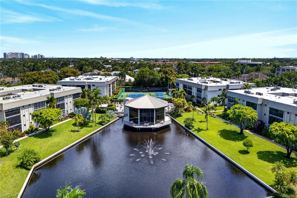 HIDDEN LAKE VILLAS - Residential