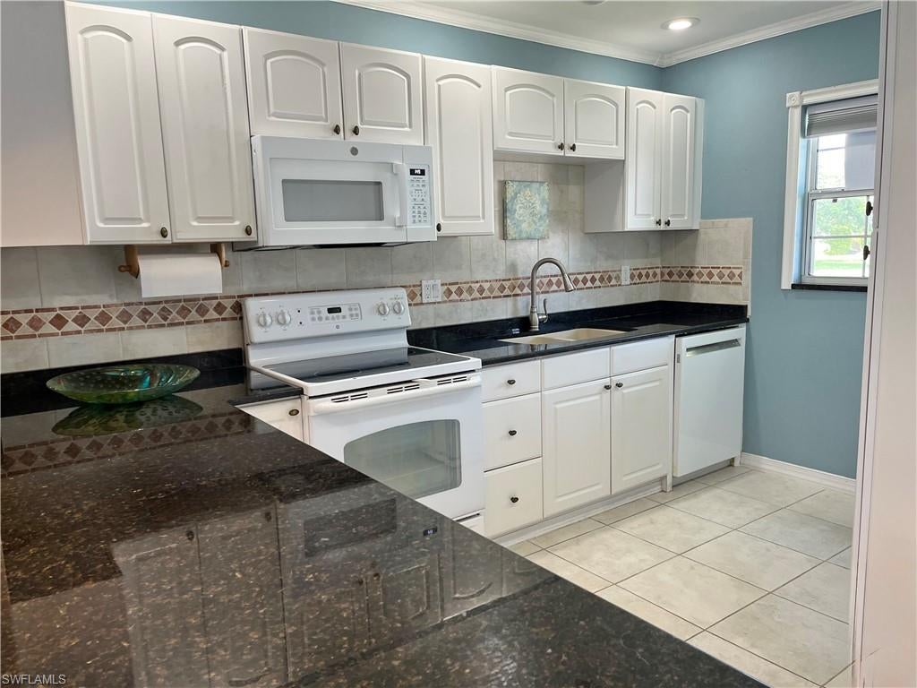 MYERLEE CIRCLE CONDO - Residential Lease