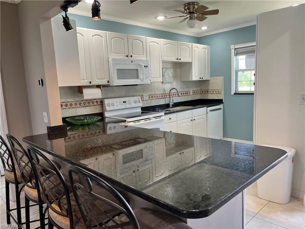 MYERLEE CIRCLE CONDO - Residential Lease