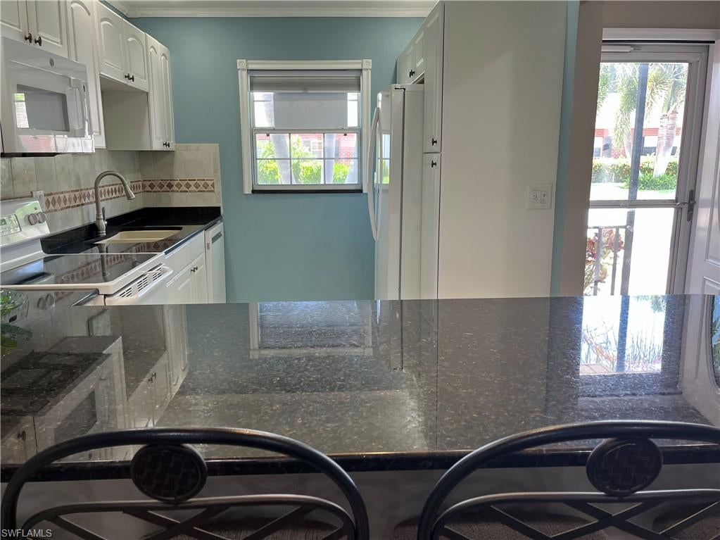 MYERLEE CIRCLE CONDO - Residential Lease