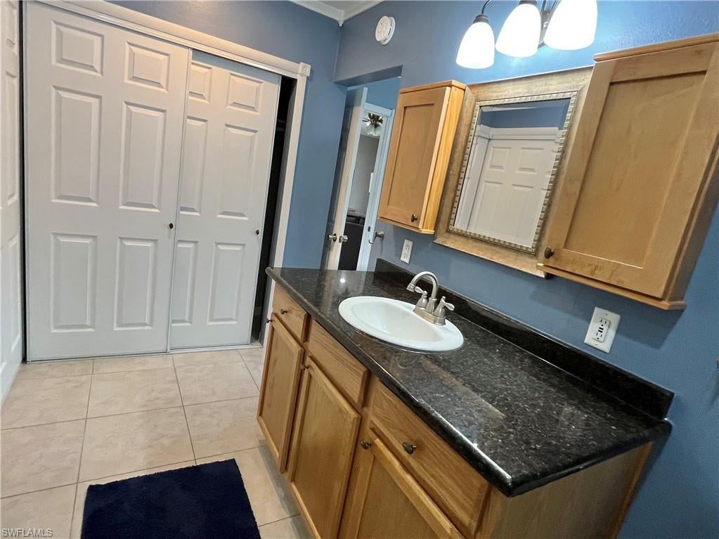 MYERLEE CIRCLE CONDO - Residential Lease