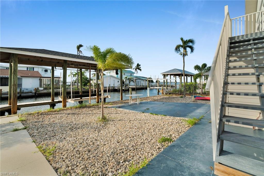 ISLANDS END - Residential