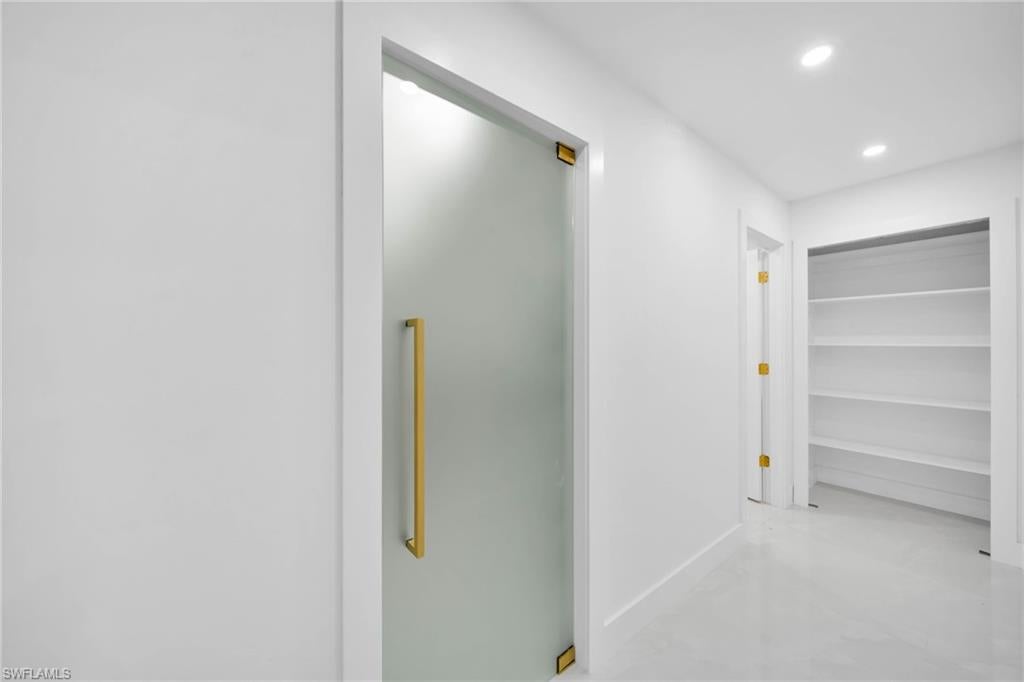 ISLANDS END - Residential