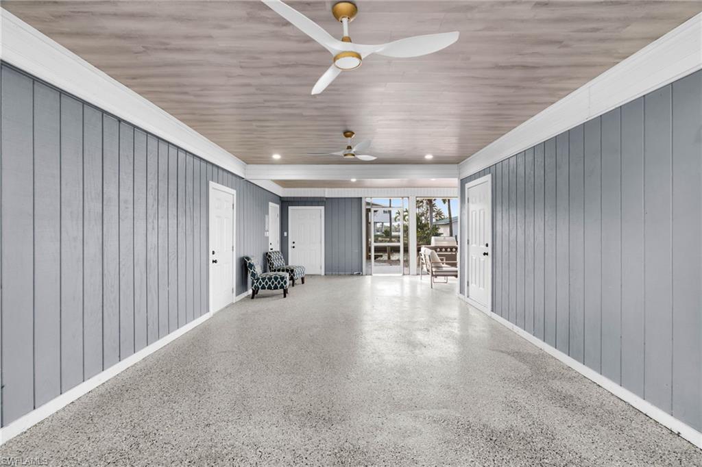 ISLANDS END - Residential