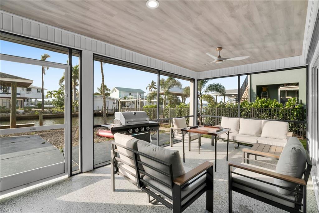 ISLANDS END - Residential