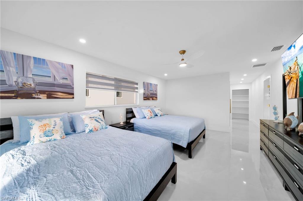 ISLANDS END - Residential