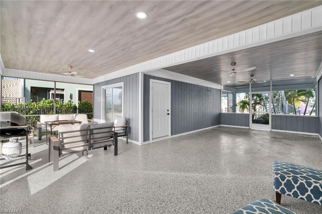 ISLANDS END - Residential