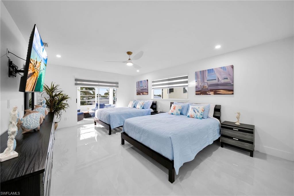 ISLANDS END - Residential