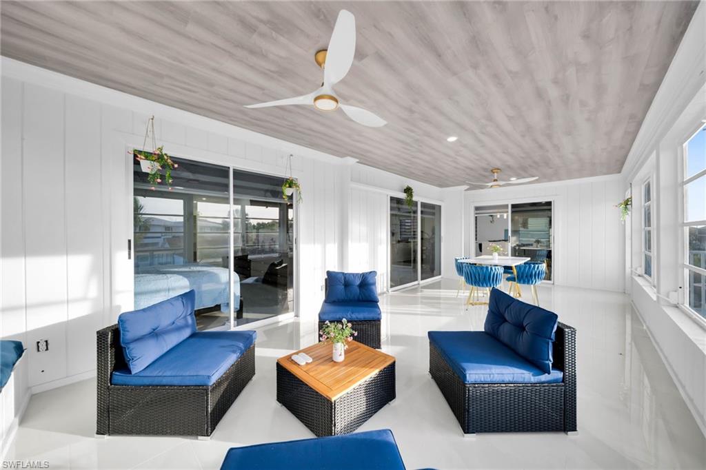 ISLANDS END - Residential