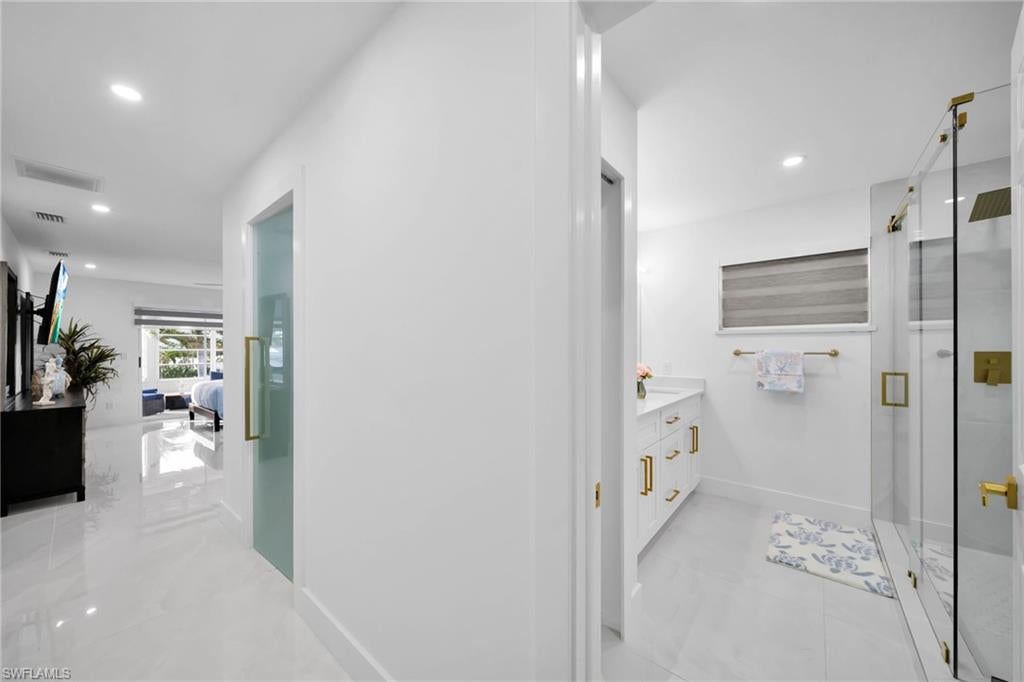 ISLANDS END - Residential