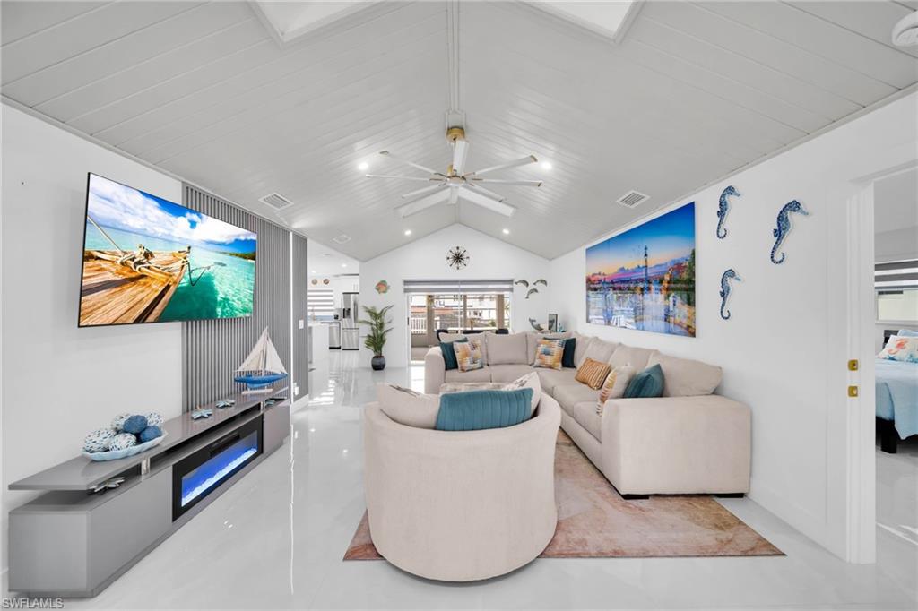 ISLANDS END - Residential